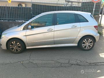 Mercedes CLASSE B perfettamente funzionante