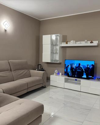 Soggiorno moderno completo ( divano+parete attrez)