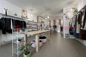 Negozio Isola Rizza [Cod. rif 3299836VCG]