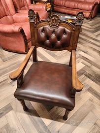 Antica poltrona trono in pelle e legno
