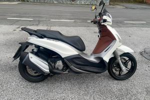 Piaggio Beverly 350 Sport Touring