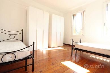 Stanza in appartamento di 120 m² a Vicenza