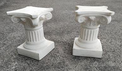COPPIA COLONNE CAPITELLO IONICO IN GESSO PATINATO