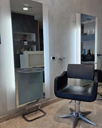 Arredamento negozio parrucchiere
