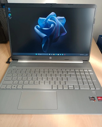 PC portatile HP Ryazen 7 5825U batteria al 98%