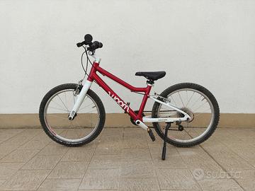 Bici bambino bambina Woom 4 20" MTB leggerissima
