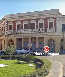 Negozio /magazzino piazza Pitagora