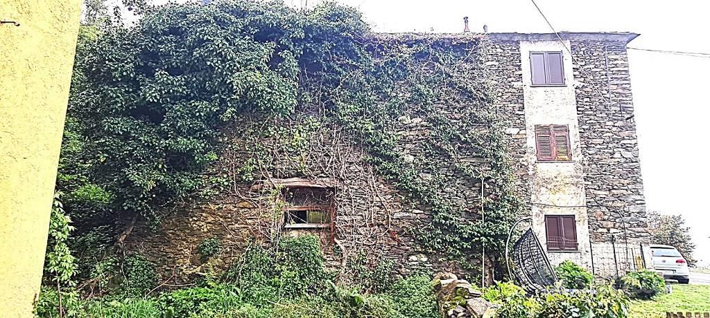 Rustico / Casale di 100 m² con 4 locali a Varazze - Altro