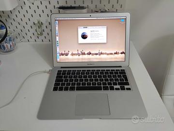 MacBook Air (13 pollici, Metà 2012) 4/256