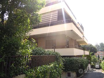 Appartamento Roma [Cod. rif 3389877VRG] (Cassia)