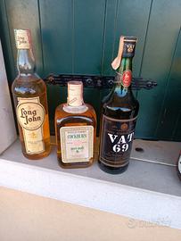 Tre bottiglie di whisky 