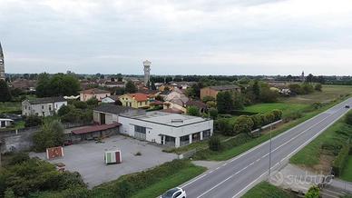 CAPANNONE A CINGIA DE' BOTTI