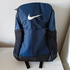 Zaino Nike 24 lt 4 scomparti e 2 tasche laterali