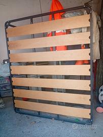 rete con doghe in legno larghe 