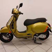 Piaggio Vespa GTS 300 hpe Super Sport Poss. Int. Z