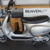 VESPA 150 ET4 .