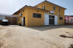 Ussana. Recente capannone