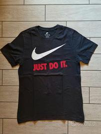 Maglia nera Nike