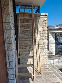 Scala in legno, abete 
