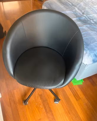 sedia da scrivania SKRUSTA Ikea con rotelle
