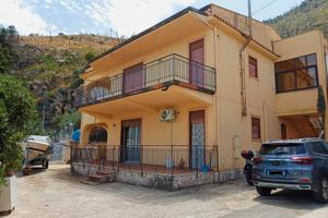 Porzione di villa bi-familiare