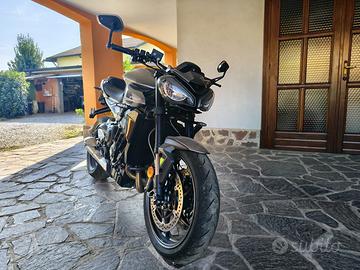Triumph street triple