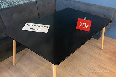 TAVOLI IN LEGNO IDEALI PER ATTIVITÀ COMMERCIALE