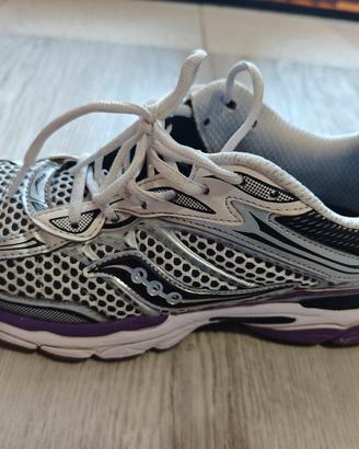 Scarpa Saukony n. 44