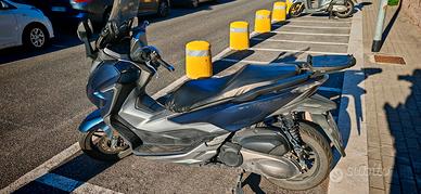 Honda Forza 300 