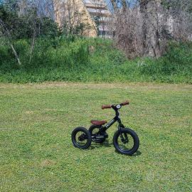 Trybike 2 in 1 triciclo e balance bike nera