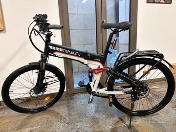 Bicicletta MomoDesign a pedalata assistita