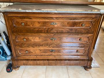 Cassettiera in legno massiccio