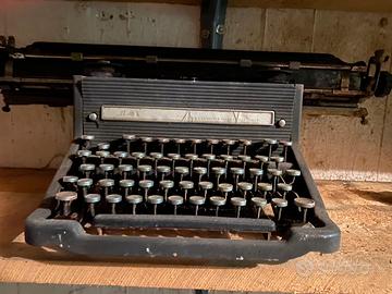 Macchina da scrivere Olivetti M40