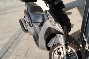 Peugeot Geopolis 400