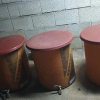 3 contenitori vetroresina per olio da 100 L.