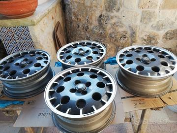 cerchi in lega e a raggi con gallettoni