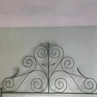 Testata in ferro battuto