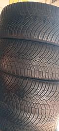 4 pneumatici 225/45/17 4 stagioni Pirelli 