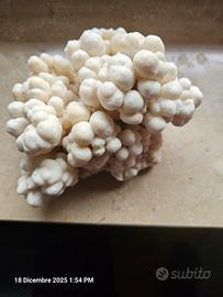 Stalactite minerale di cristalli di quarzo