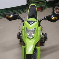 Moto elettrica con rotelle