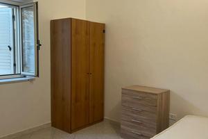 Stanza per studentesse universitarie