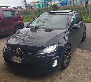 Golf 7 GTD sinistrata*