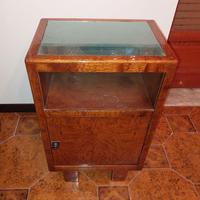 Comodino antico in radica.