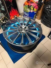 Tavolino a cerchio lexan e led