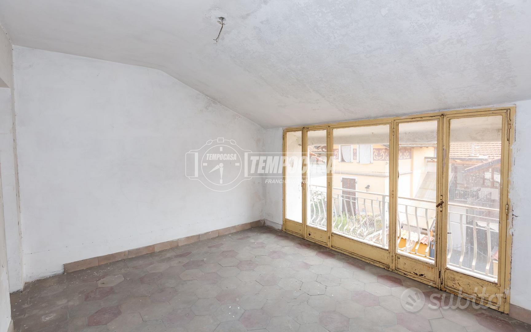 PORZIONE DI CASA, CENTRO PAESE - Vista 5