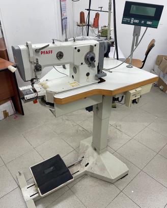Macchine per cucire costumi e abbigliamento