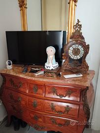 Mobile Como con cassettoni in legno e marmo