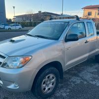 PICK UP TOYOTA HILUX CABINA SINGOLA CASSONE LUNGO