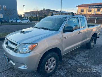 PICK UP TOYOTA HILUX CABINA SINGOLA CASSONE LUNGO