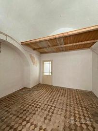 Monolocale da ristrutturare nel centro storico